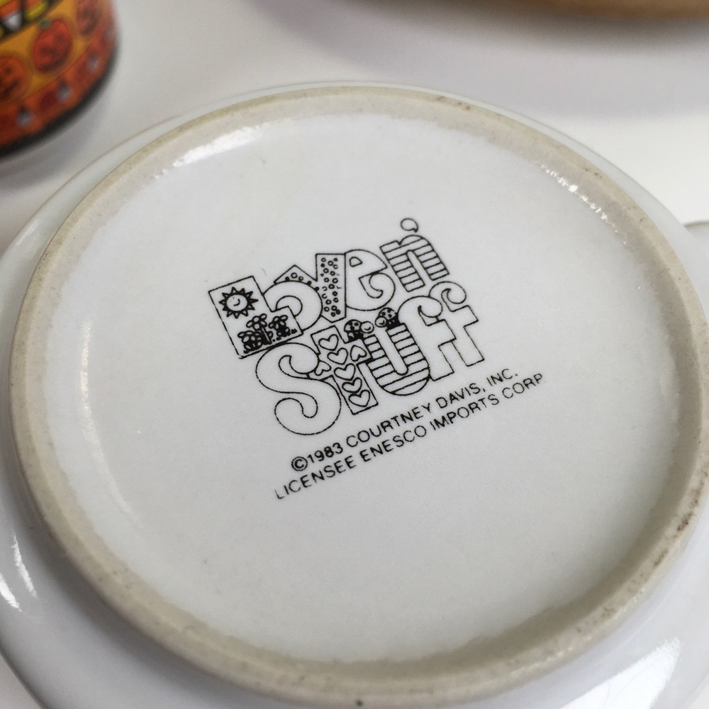 Vintage Love N Stuff Halloween Mugs Set of 4 - Picture 10 of 10